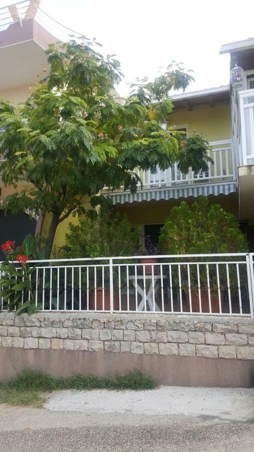 Apartmani Natasa Lokva Rogoznica Exterior foto
